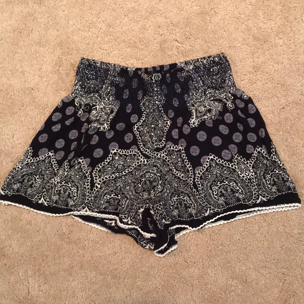 Aqua brand flowy shorts!